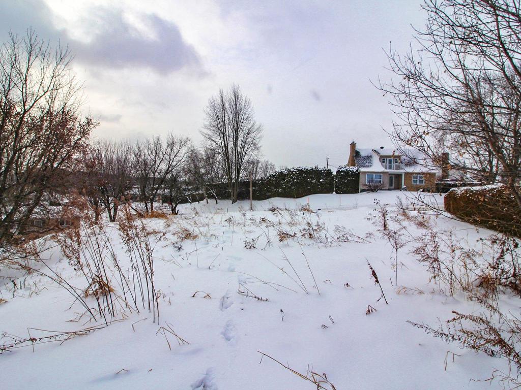 












Rue Mullins

,
Sherbrooke (Brompton/Rock Forest/Saint-Élie/Deauville),







QC
J1C0N1

