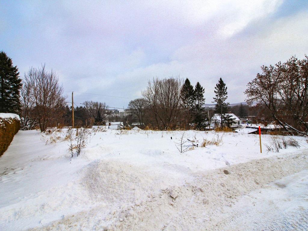 












Rue Mullins

,
Sherbrooke (Brompton/Rock Forest/Saint-Élie/Deauville),







QC
J1C0N1

