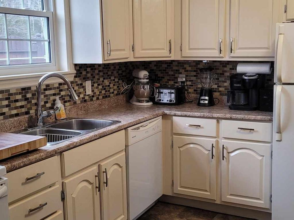 












54 MacKenzie Drive

,
Coxheath,




NS
B1R 2H2

