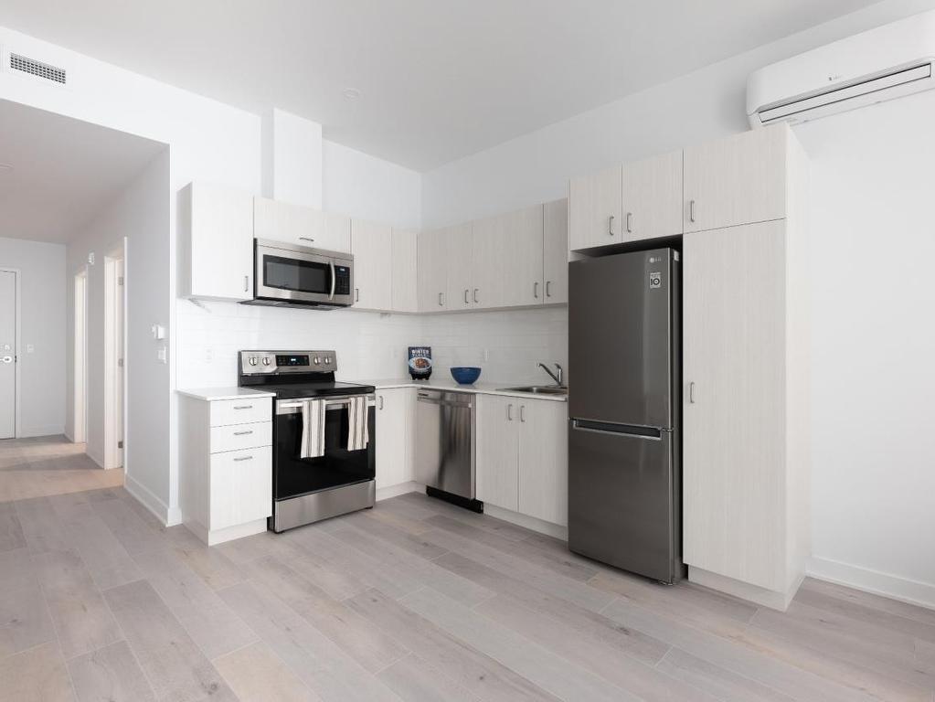 









1415


Rue Bishop

, 204,
Montréal (Ville-Marie),




QC
H3G2E4

