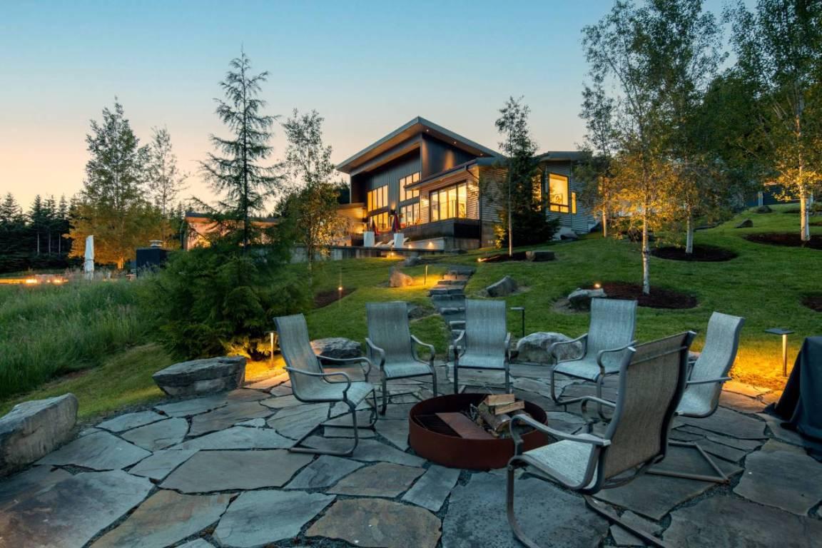 









3995


Swamp

Road,
Kelowna,




BC
V1W 4M9

