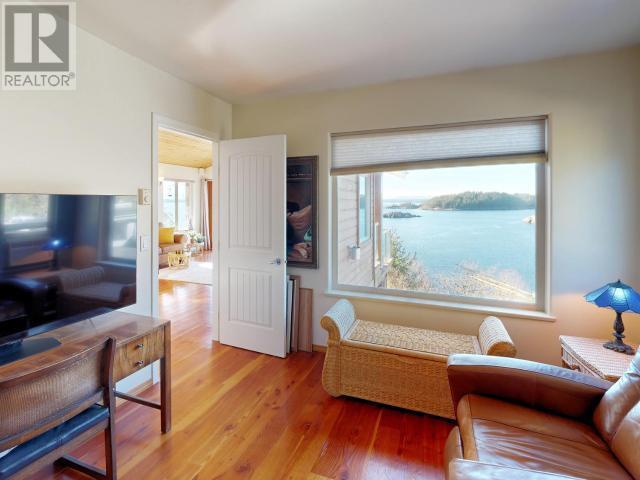 












2-10289 FINN BAY ROAD

,
Powell River,




British Columbia
V0N2G0


