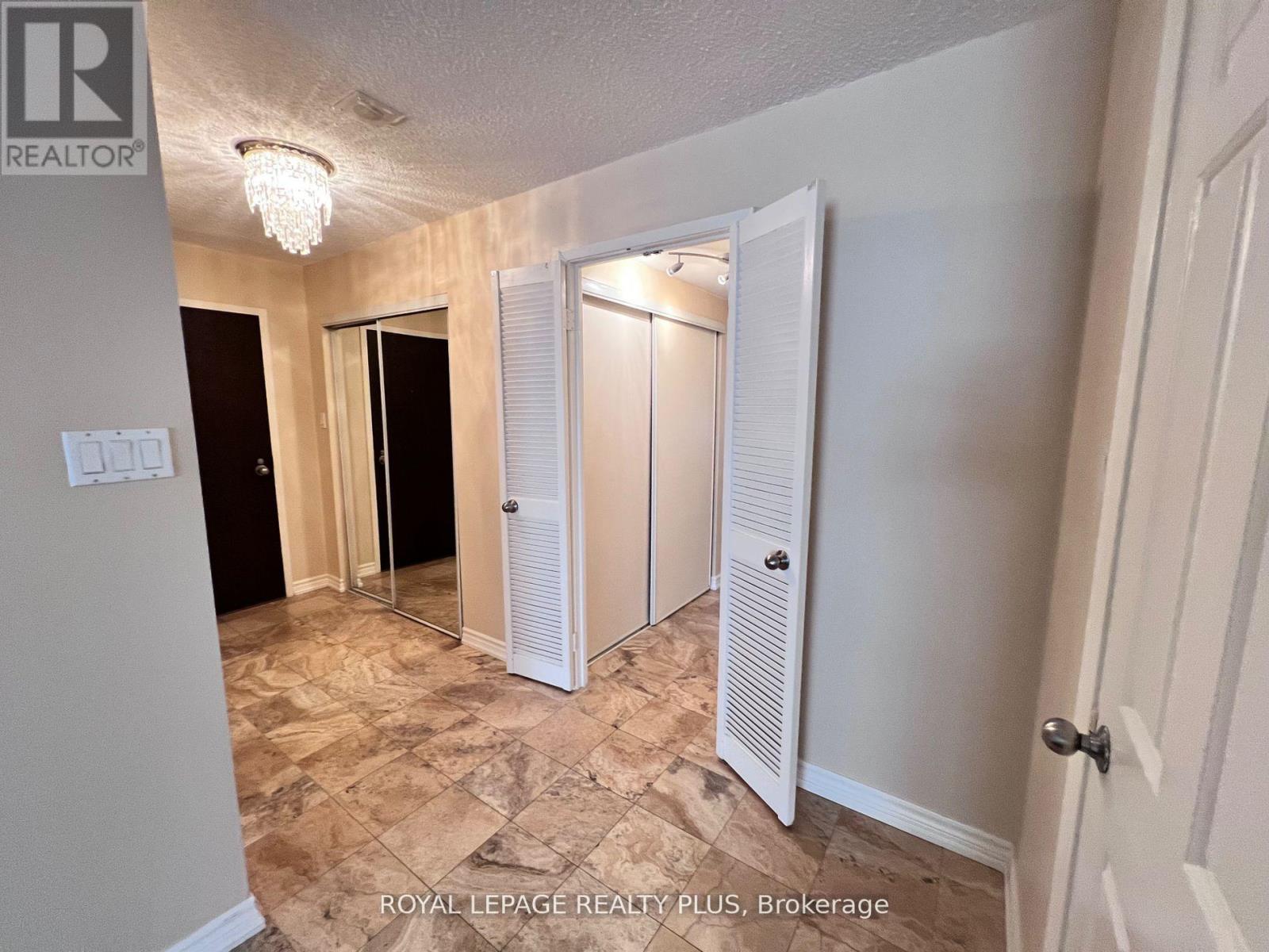 












1601 - 44 GERRARD STREET W

,
Toronto,




Ontario
M5G2K2

