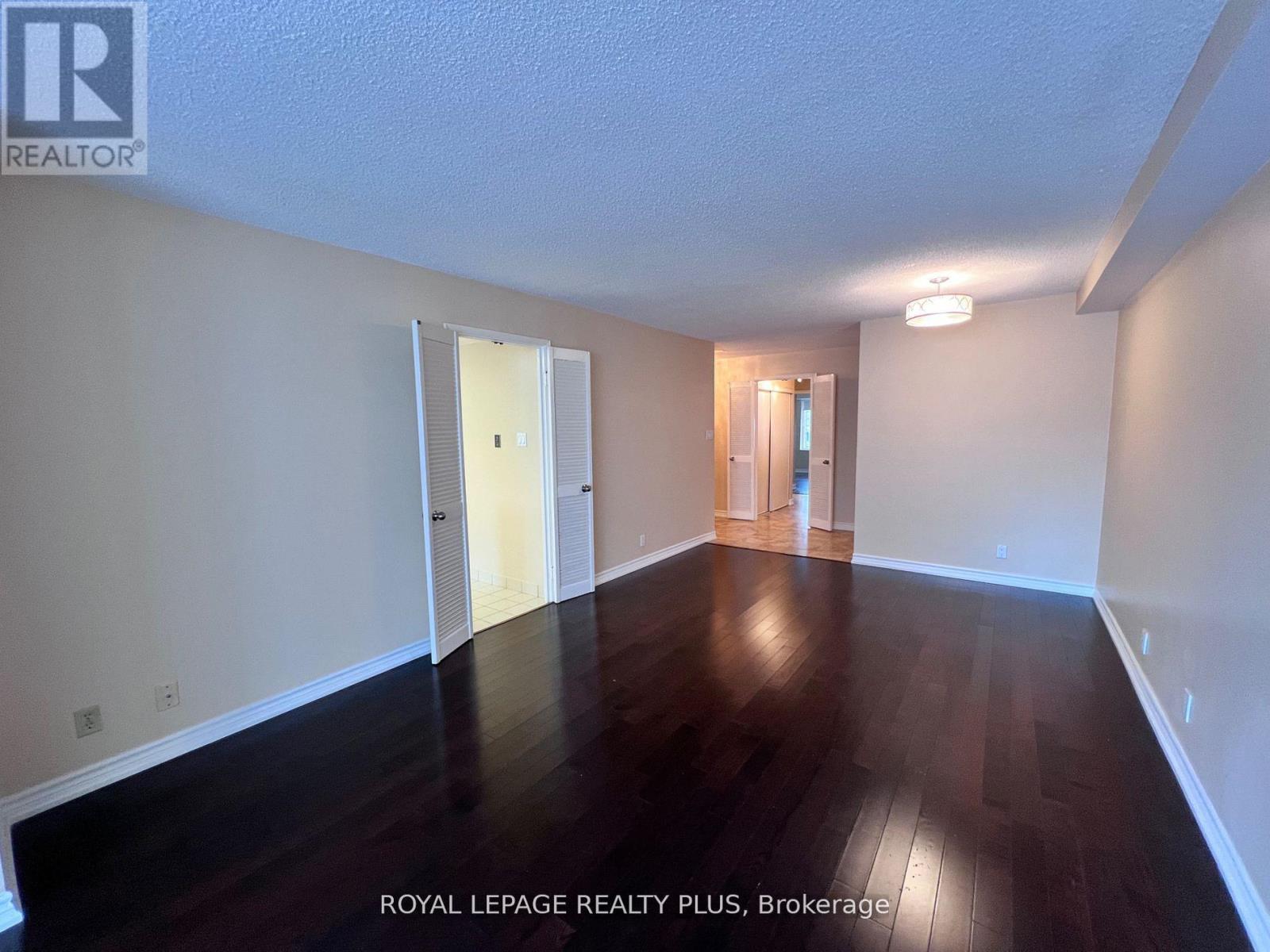 












1601 - 44 GERRARD STREET W

,
Toronto,




Ontario
M5G2K2

