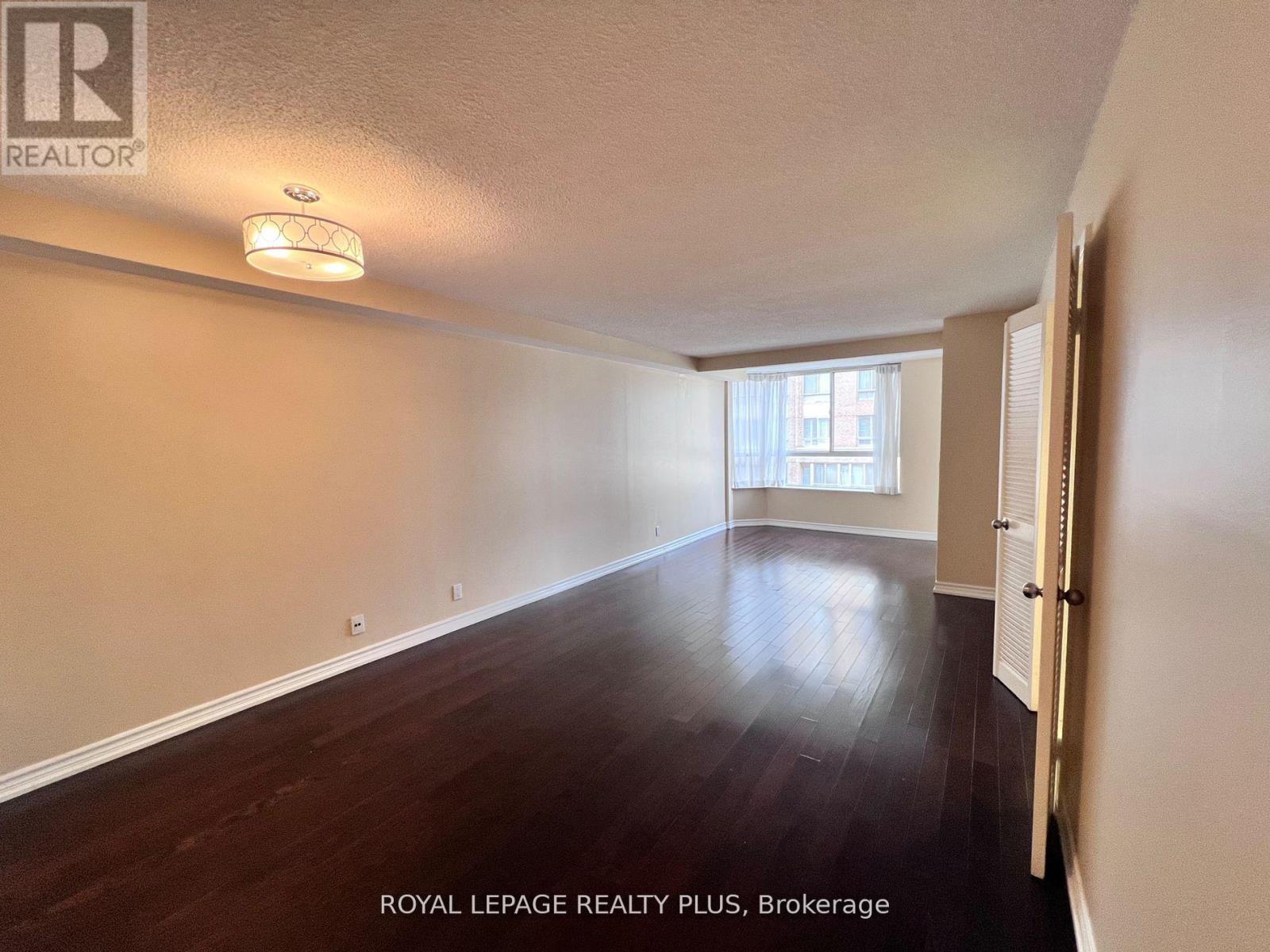 












1601 - 44 GERRARD STREET W

,
Toronto,




Ontario
M5G2K2


