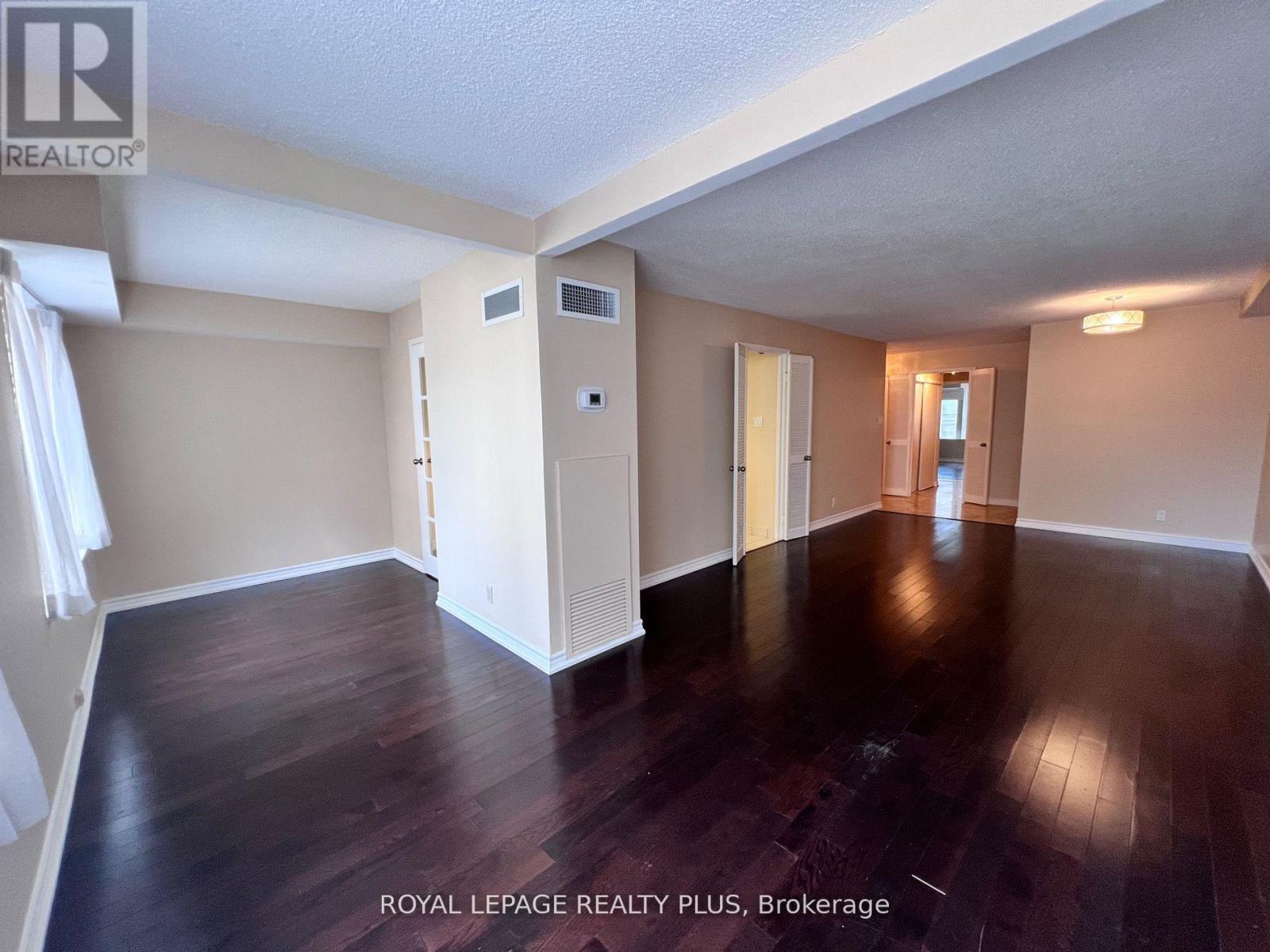 












1601 - 44 GERRARD STREET W

,
Toronto,




Ontario
M5G2K2

