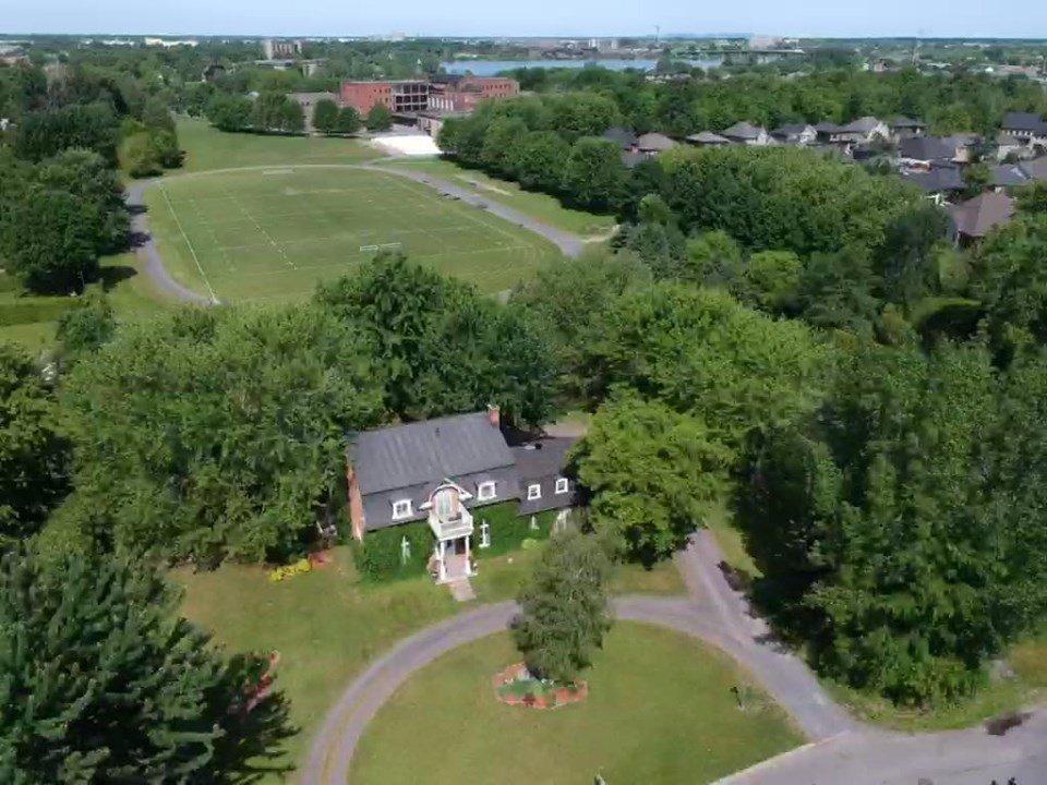









223

 - 223A


Rue Bella

,
Saint-Jean-sur-Richelieu,




QC
J2X4Y6

