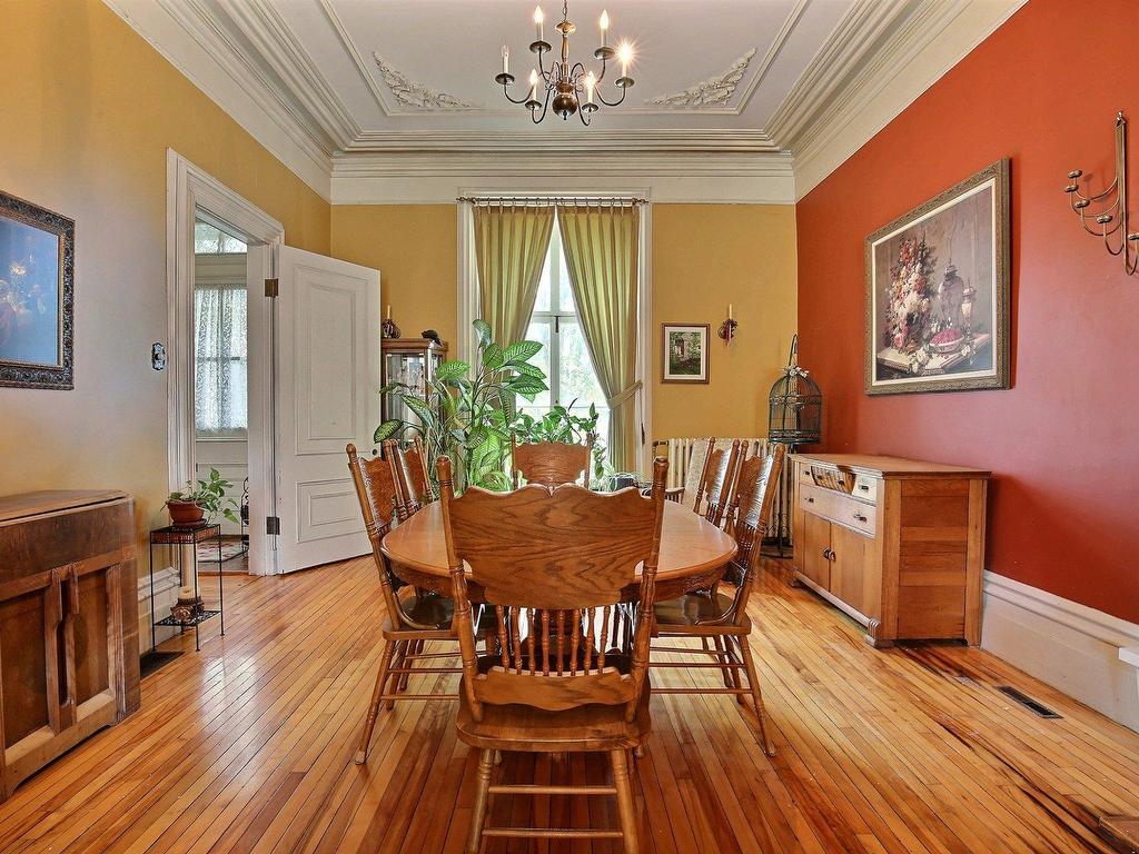 









223

 - 223A


Rue Bella

,
Saint-Jean-sur-Richelieu,




QC
J2X4Y6


