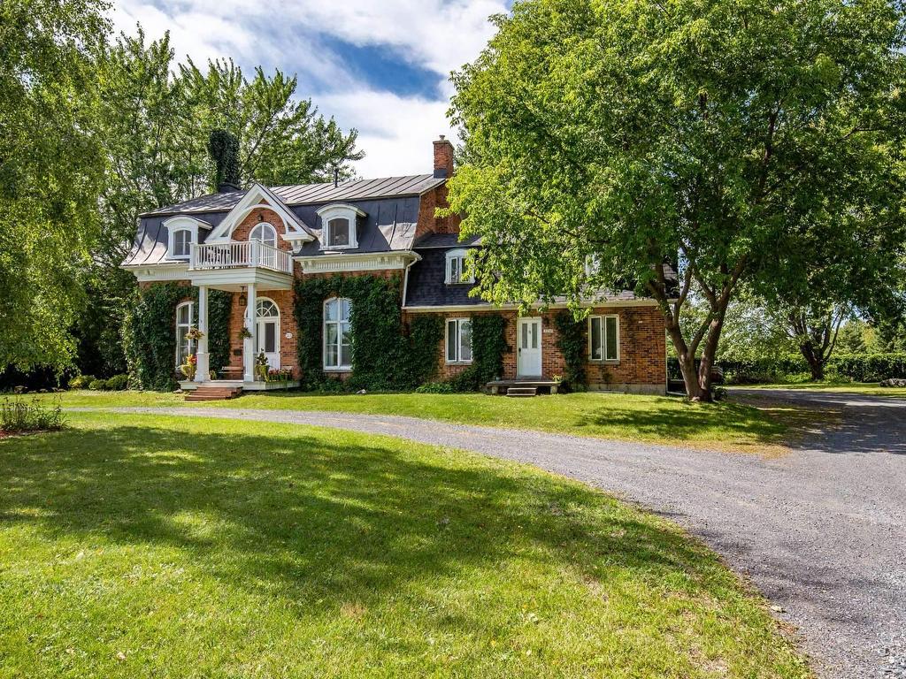 









223

 - 223A


Rue Bella

,
Saint-Jean-sur-Richelieu,




QC
J2X4Y6

