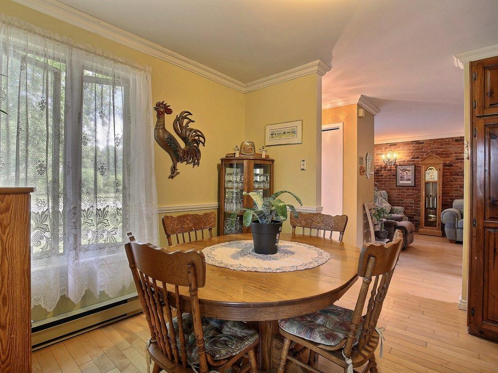 









223

 - 223A


Rue Bella

,
Saint-Jean-sur-Richelieu,




QC
J2X4Y6

