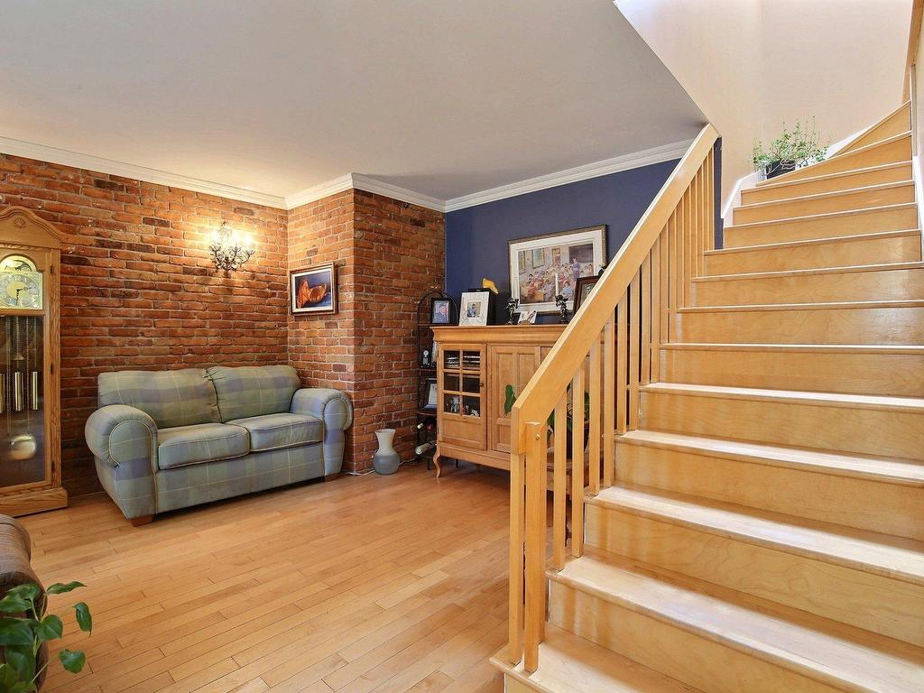 









223

 - 223A


Rue Bella

,
Saint-Jean-sur-Richelieu,




QC
J2X4Y6

