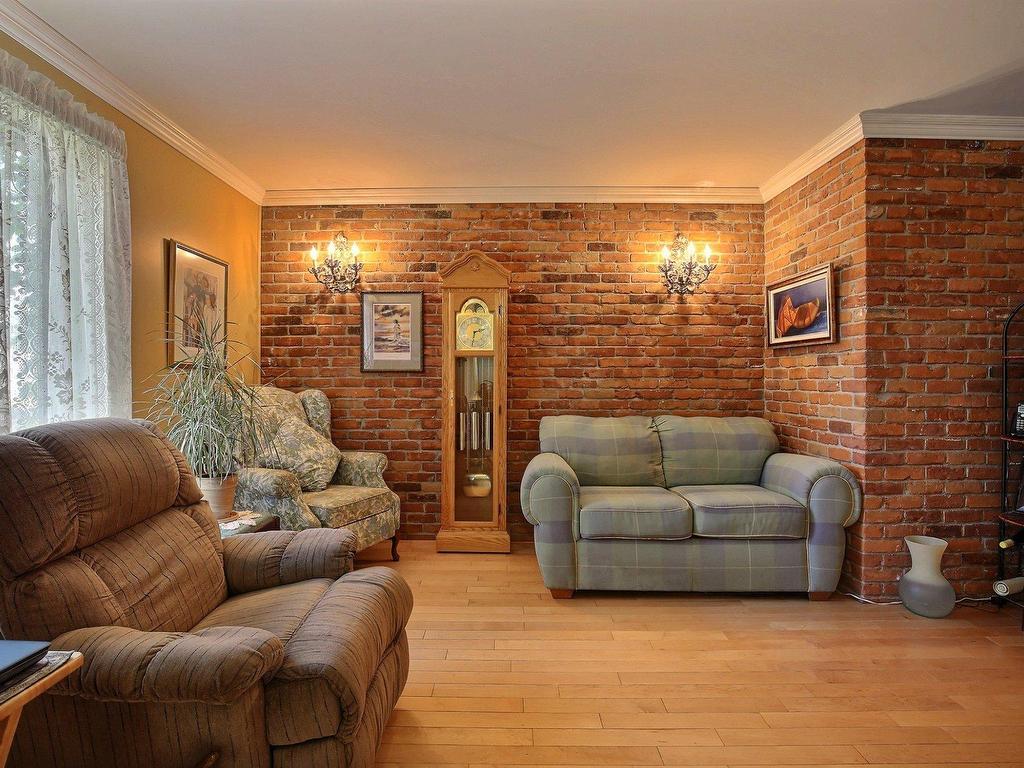 









223

 - 223A


Rue Bella

,
Saint-Jean-sur-Richelieu,




QC
J2X4Y6

