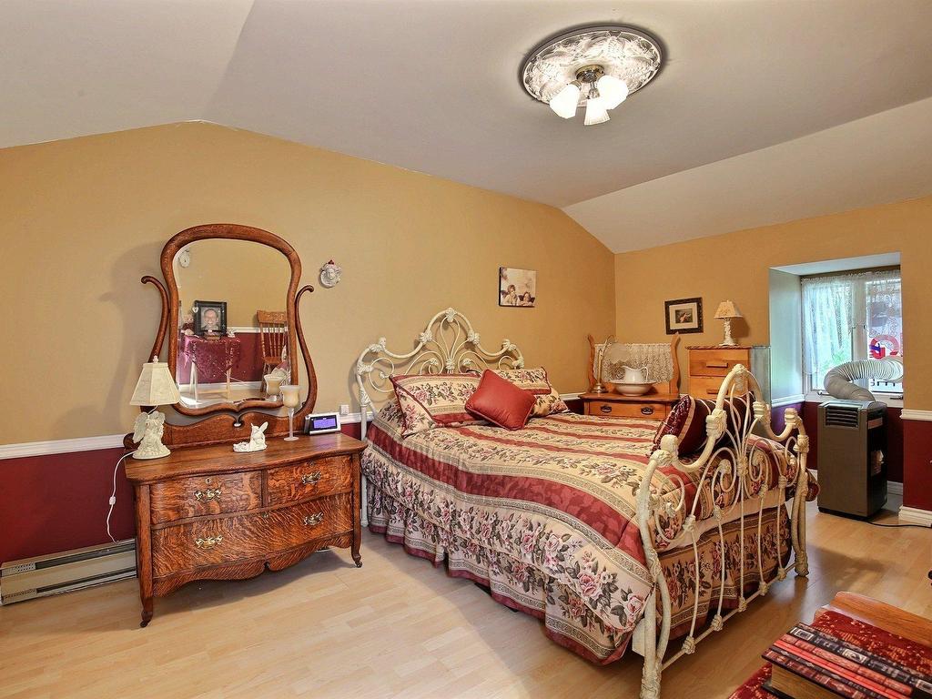 









223

 - 223A


Rue Bella

,
Saint-Jean-sur-Richelieu,




QC
J2X4Y6


