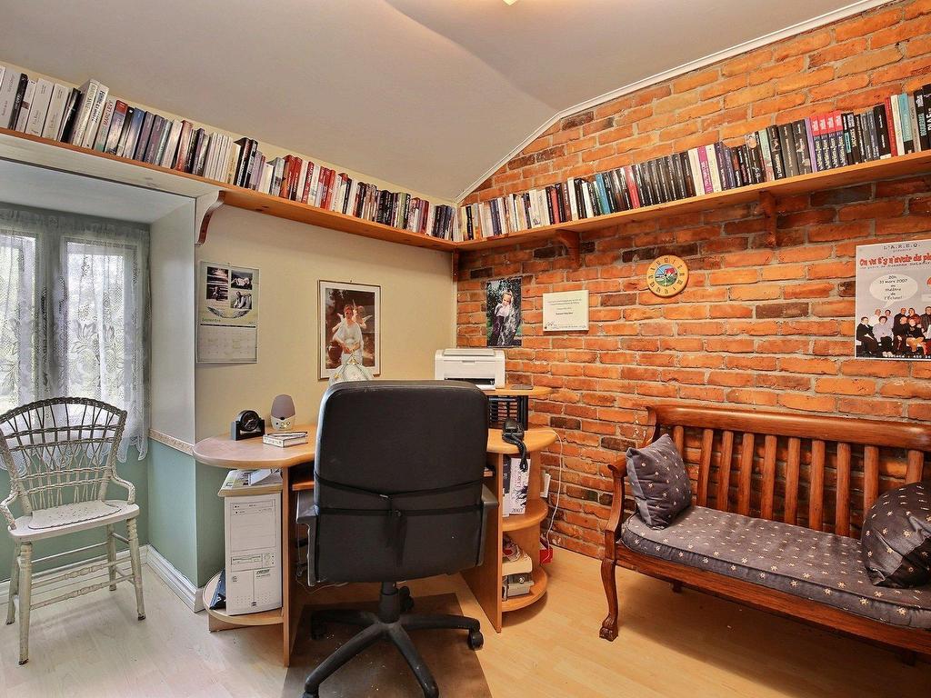 









223

 - 223A


Rue Bella

,
Saint-Jean-sur-Richelieu,




QC
J2X4Y6

