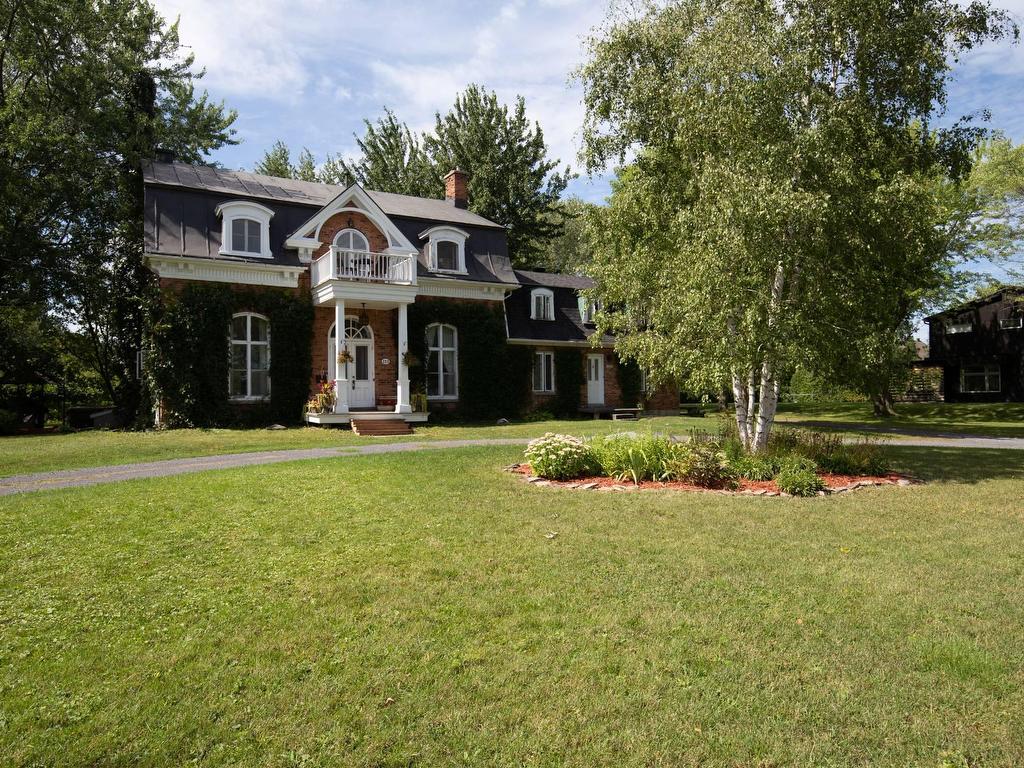 









223

 - 223A


Rue Bella

,
Saint-Jean-sur-Richelieu,




QC
J2X4Y6

