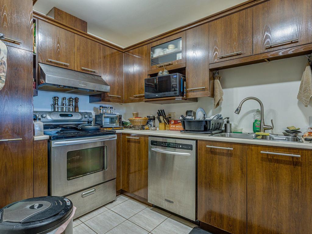 









2300


Boul. Daniel-Johnson

, 102,
Laval (Chomedey),




QC
H7T3A5

