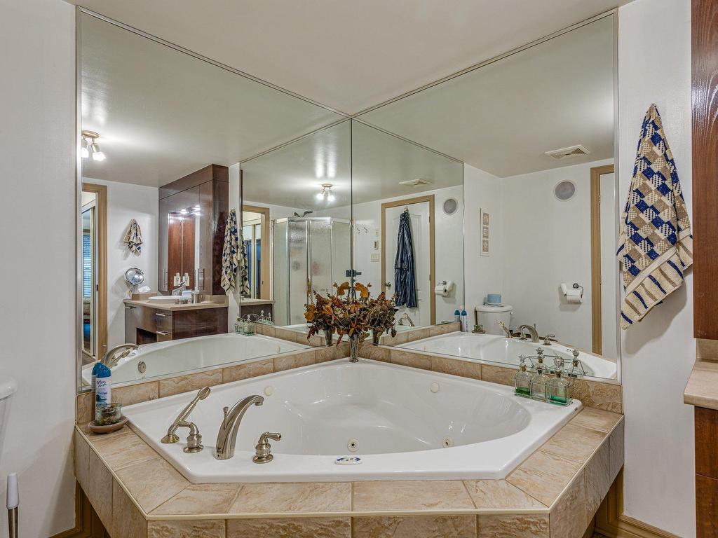 









2300


Boul. Daniel-Johnson

, 102,
Laval (Chomedey),




QC
H7T3A5

