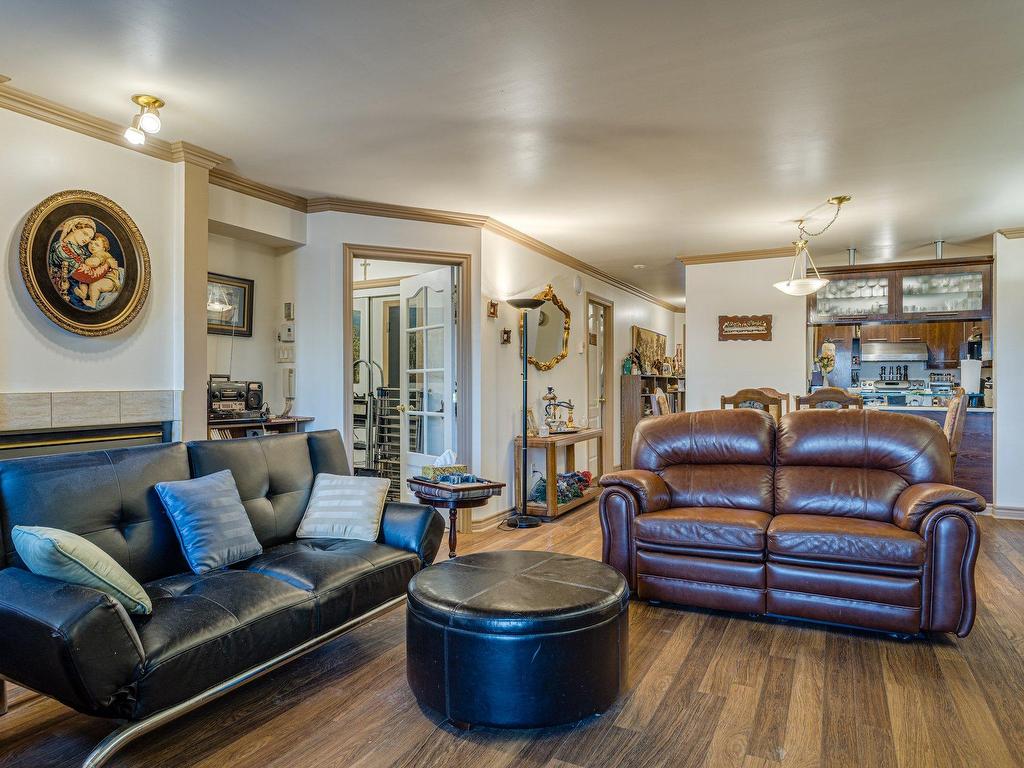 









2300


Boul. Daniel-Johnson

, 102,
Laval (Chomedey),




QC
H7T3A5

