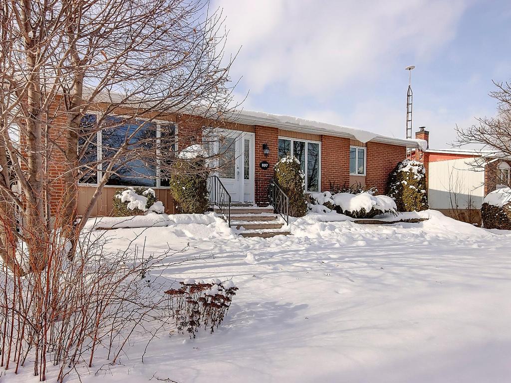 









897


Rue Lanoue

,
Saint-Jean-sur-Richelieu,




QC
J3B2G1

