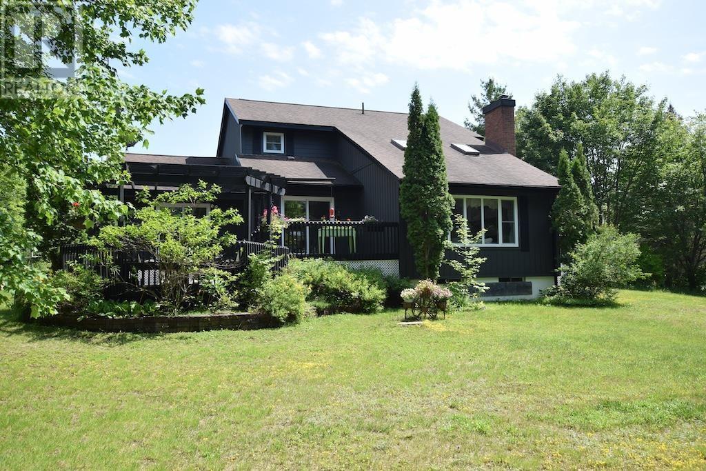 












84 Lakeview RD

,
Iron Bridge,




Ontario
P0R1B0

