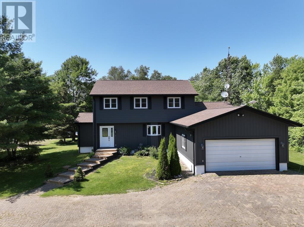 












84 Lakeview RD

,
Iron Bridge,




Ontario
P0R1B0

