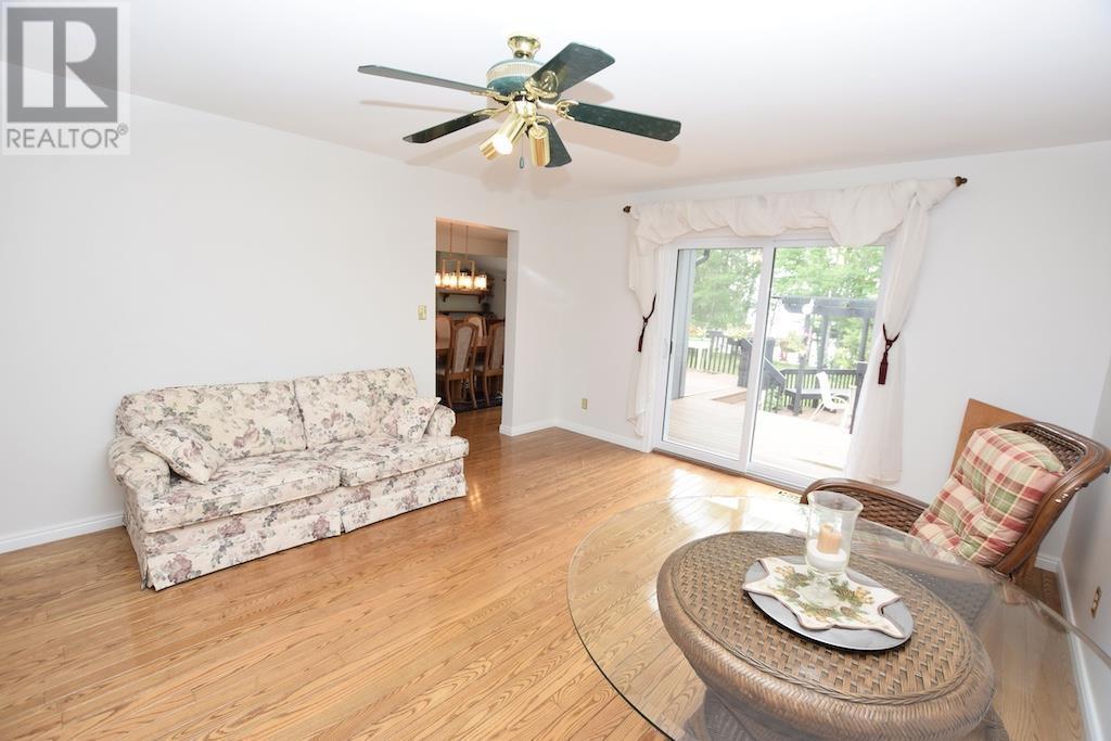 












84 Lakeview RD

,
Iron Bridge,




Ontario
P0R1B0

