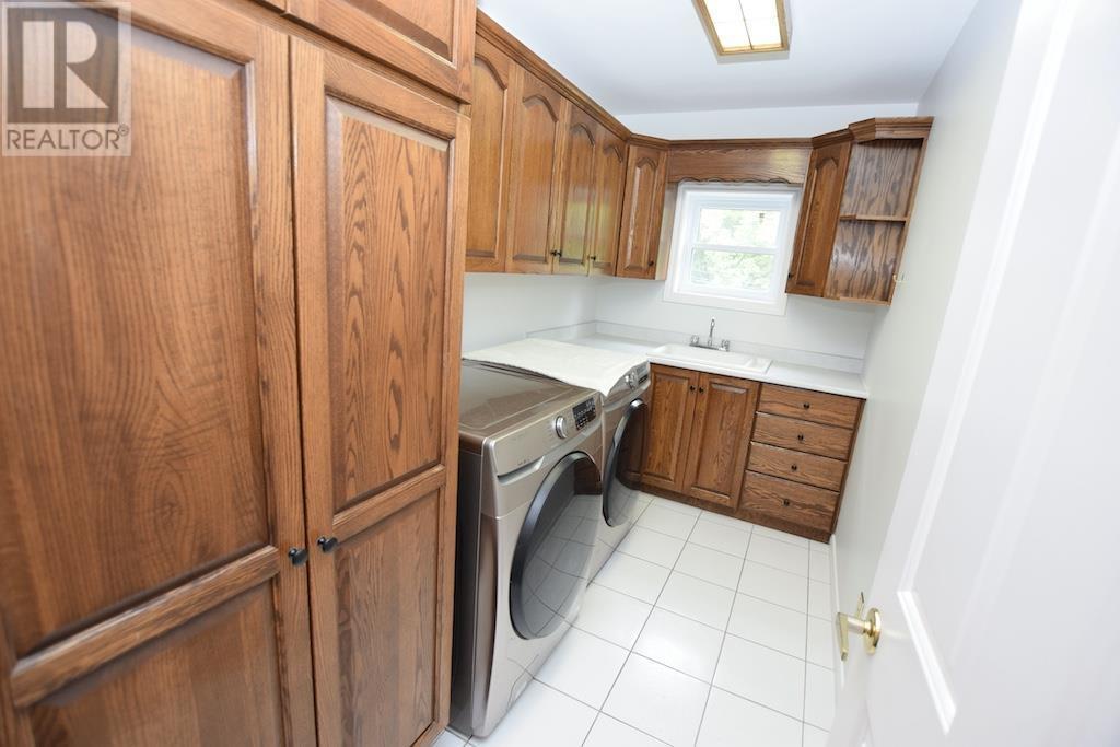 












84 Lakeview RD

,
Iron Bridge,




Ontario
P0R1B0


