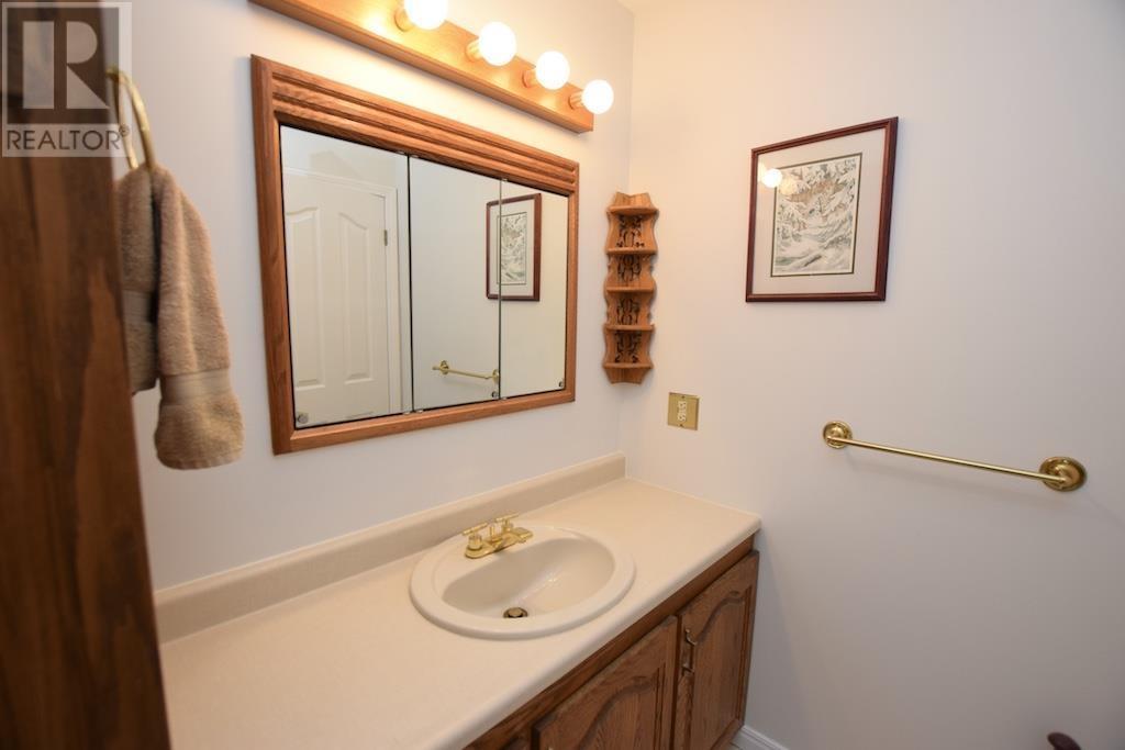












84 Lakeview RD

,
Iron Bridge,




Ontario
P0R1B0

