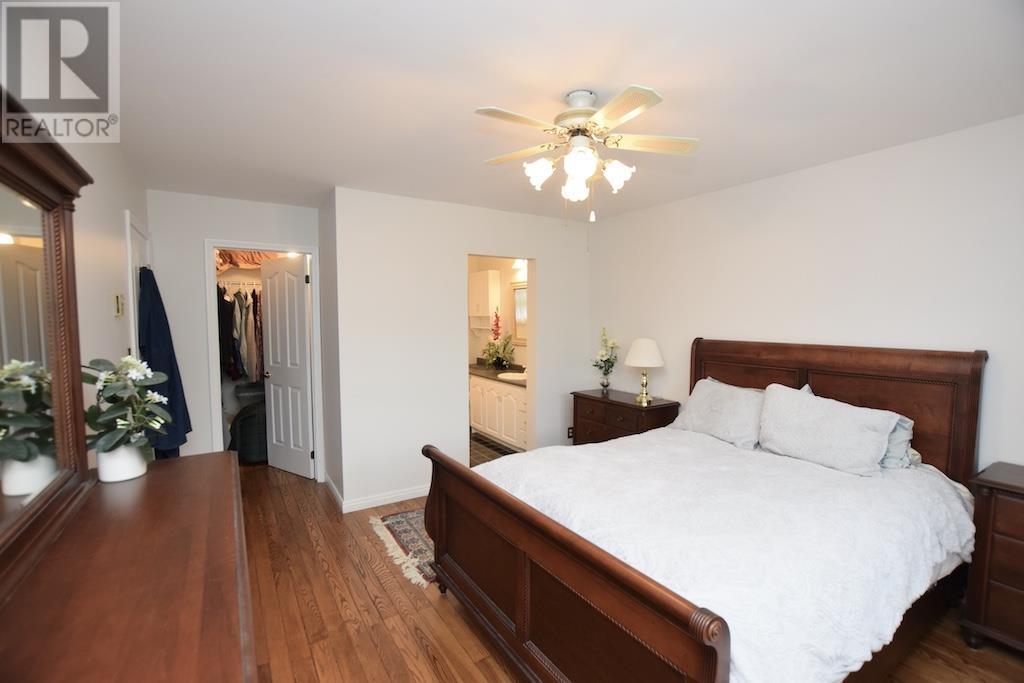 












84 Lakeview RD

,
Iron Bridge,




Ontario
P0R1B0

