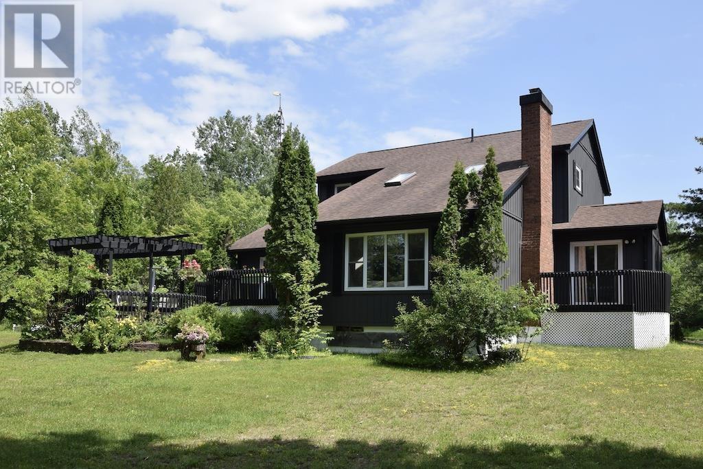 












84 Lakeview RD

,
Iron Bridge,




Ontario
P0R1B0

