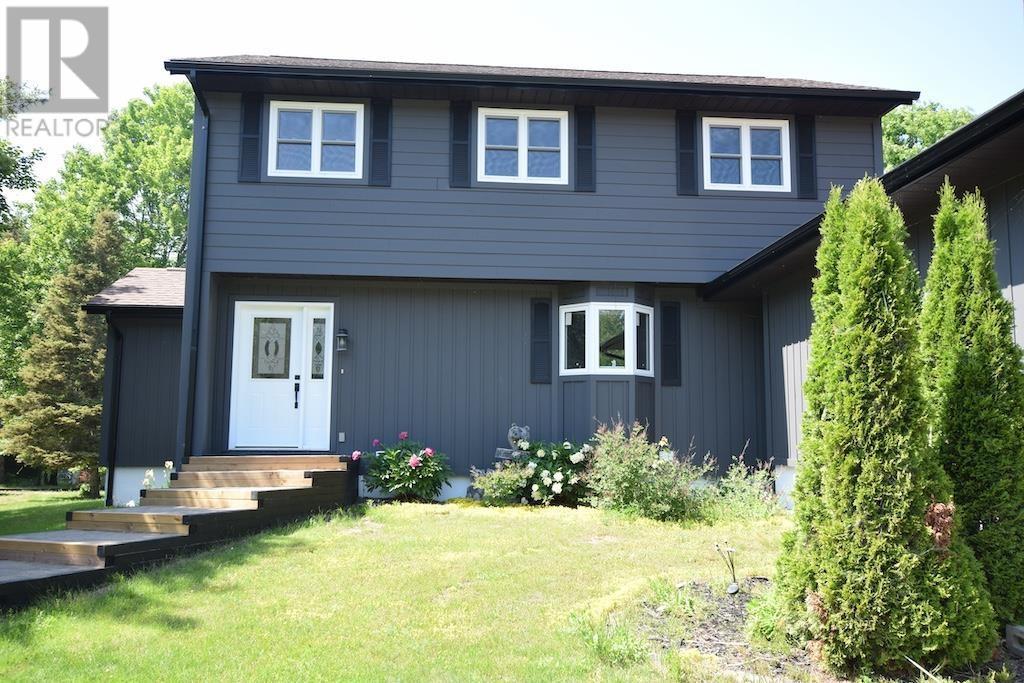 












84 Lakeview RD

,
Iron Bridge,




Ontario
P0R1B0

