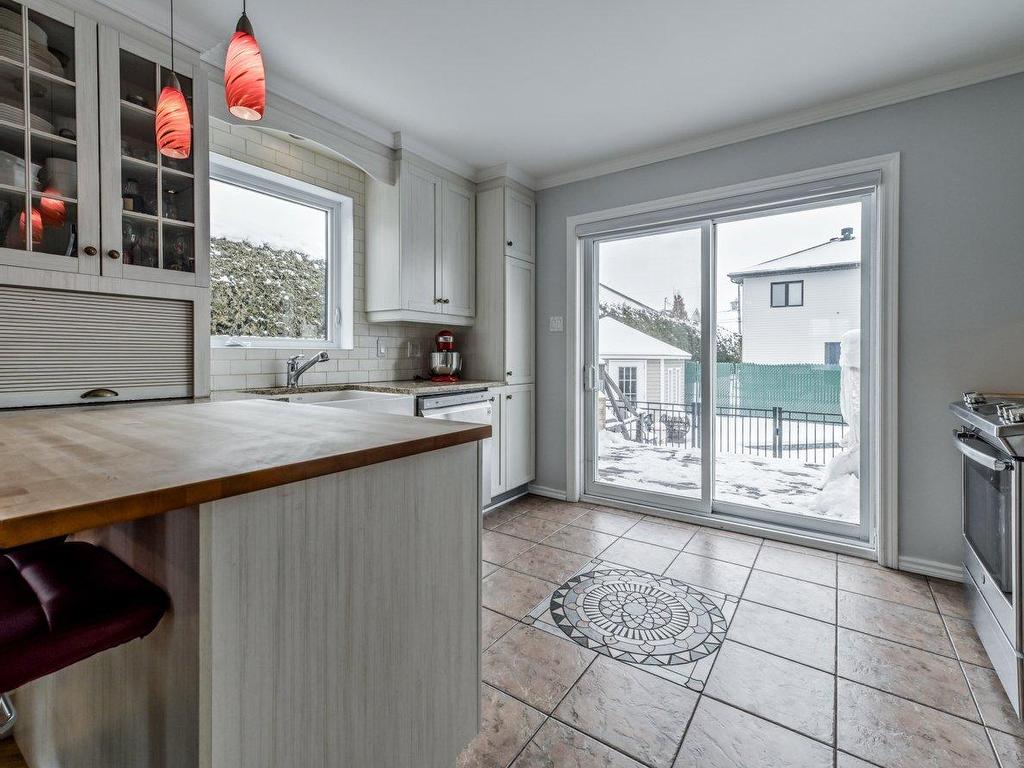 









120


Av. Charles-N.-Frégeau

,
Rougemont,




QC
J0L1M0

