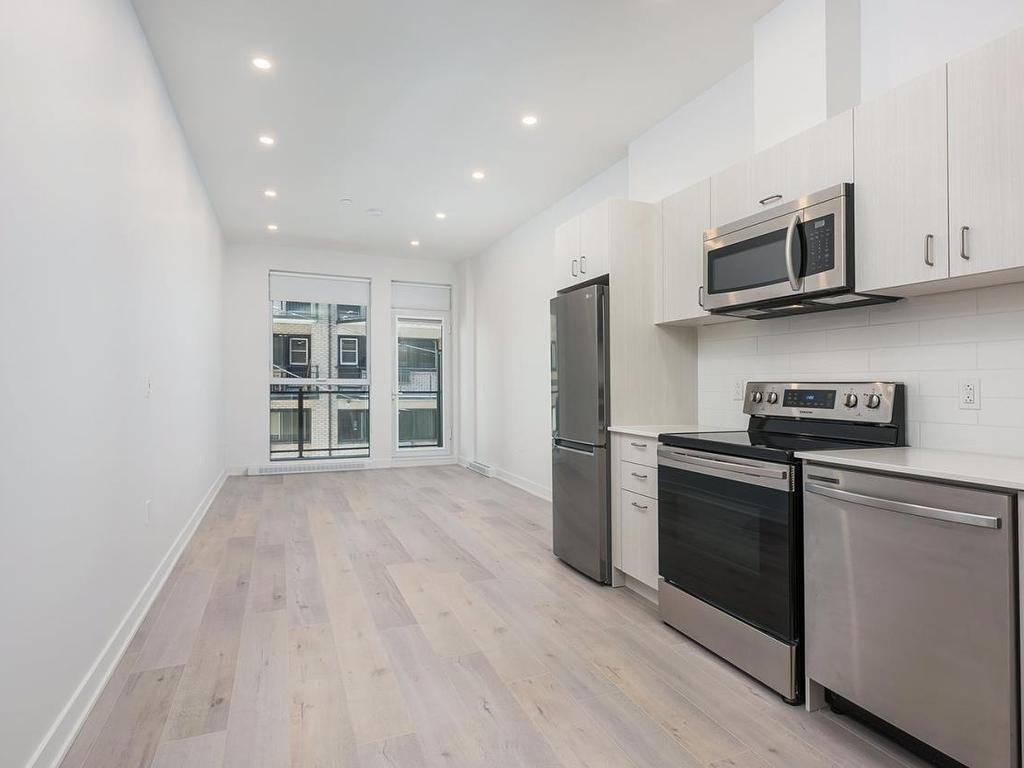 









1415


Rue Bishop

, 410,
Montréal (Ville-Marie),




QC
H3G2E4

