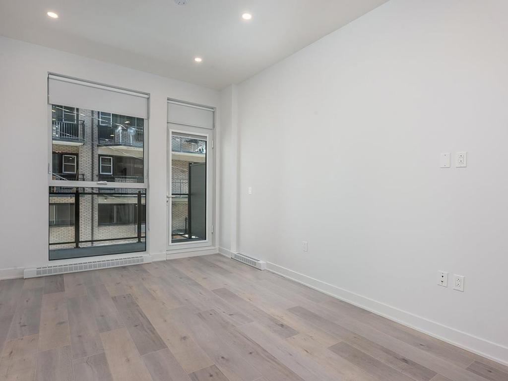 









1415


Rue Bishop

, 410,
Montréal (Ville-Marie),




QC
H3G2E4

