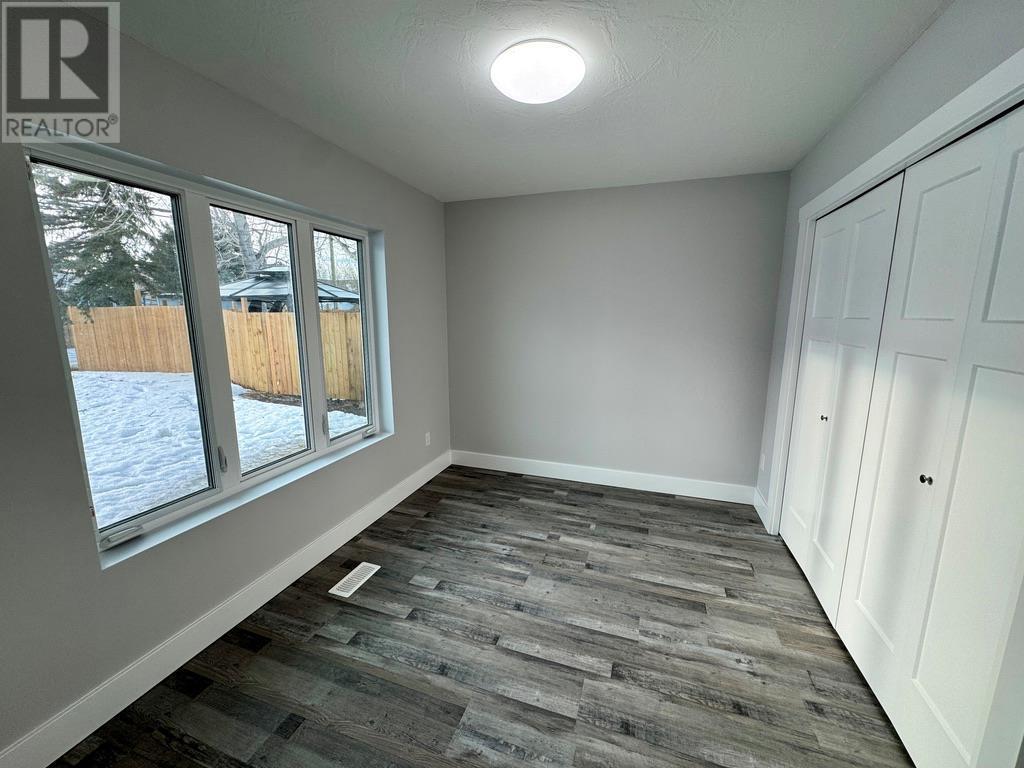 












1009 116 Avenue

,
Dawson Creek,




British Columbia
V1G3E4

