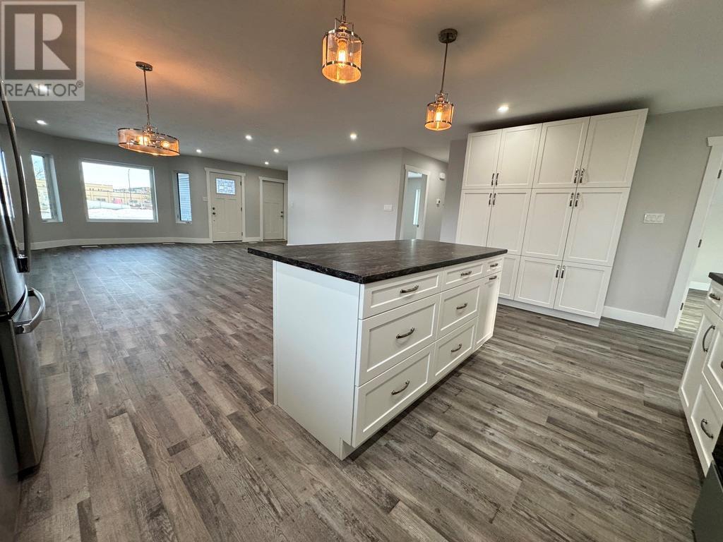 












1009 116 Avenue

,
Dawson Creek,




British Columbia
V1G3E4

