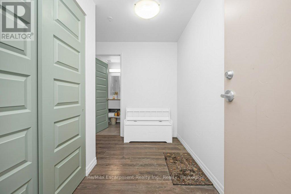 












502 - 8 HICKORY STREET W

,
Waterloo,




Ontario
N2L3H6

