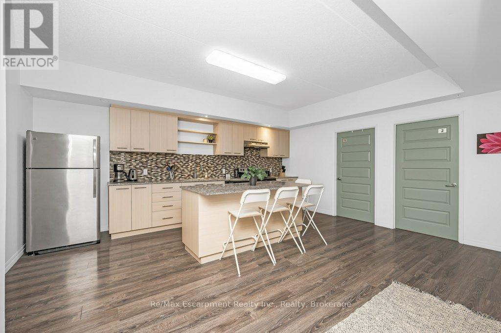 












502 - 8 HICKORY STREET W

,
Waterloo,




Ontario
N2L3H6

