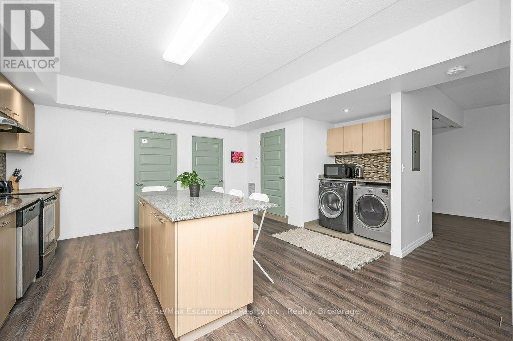 












502 - 8 HICKORY STREET W

,
Waterloo,




Ontario
N2L3H6

