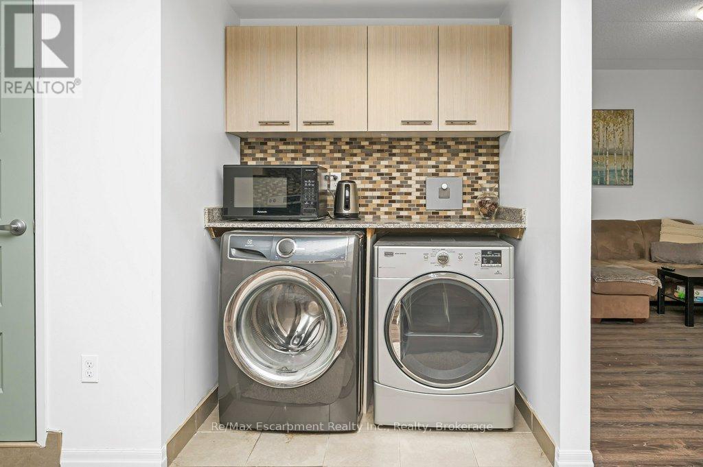 












502 - 8 HICKORY STREET W

,
Waterloo,




Ontario
N2L3H6

