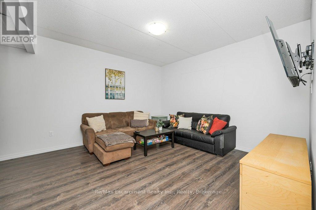 












502 - 8 HICKORY STREET W

,
Waterloo,




Ontario
N2L3H6

