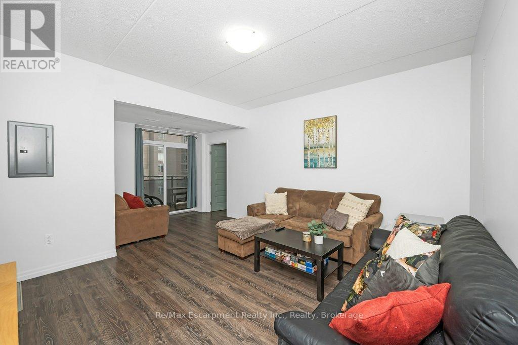 












502 - 8 HICKORY STREET W

,
Waterloo,




Ontario
N2L3H6

