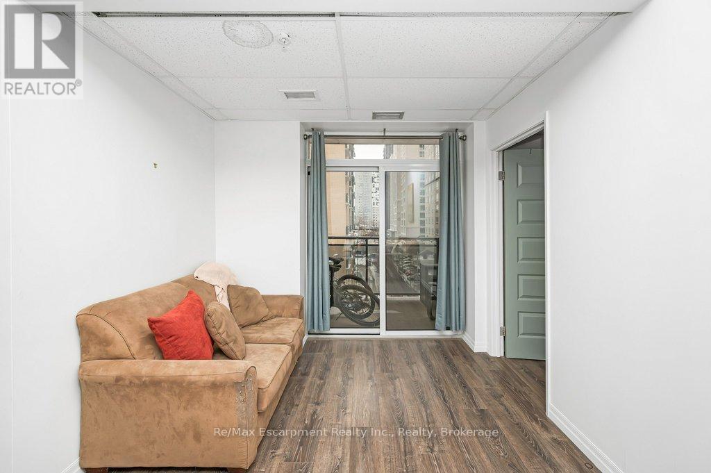 












502 - 8 HICKORY STREET W

,
Waterloo,




Ontario
N2L3H6

