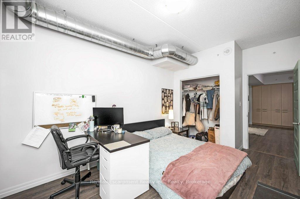 












502 - 8 HICKORY STREET W

,
Waterloo,




Ontario
N2L3H6

