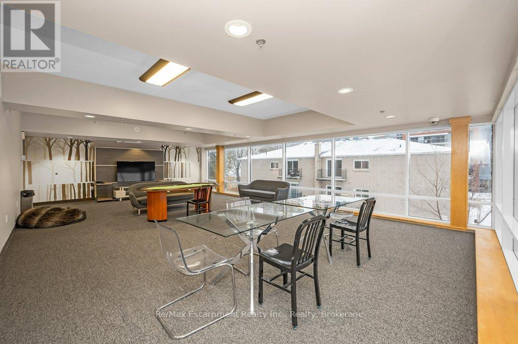 












502 - 8 HICKORY STREET W

,
Waterloo,




Ontario
N2L3H6

