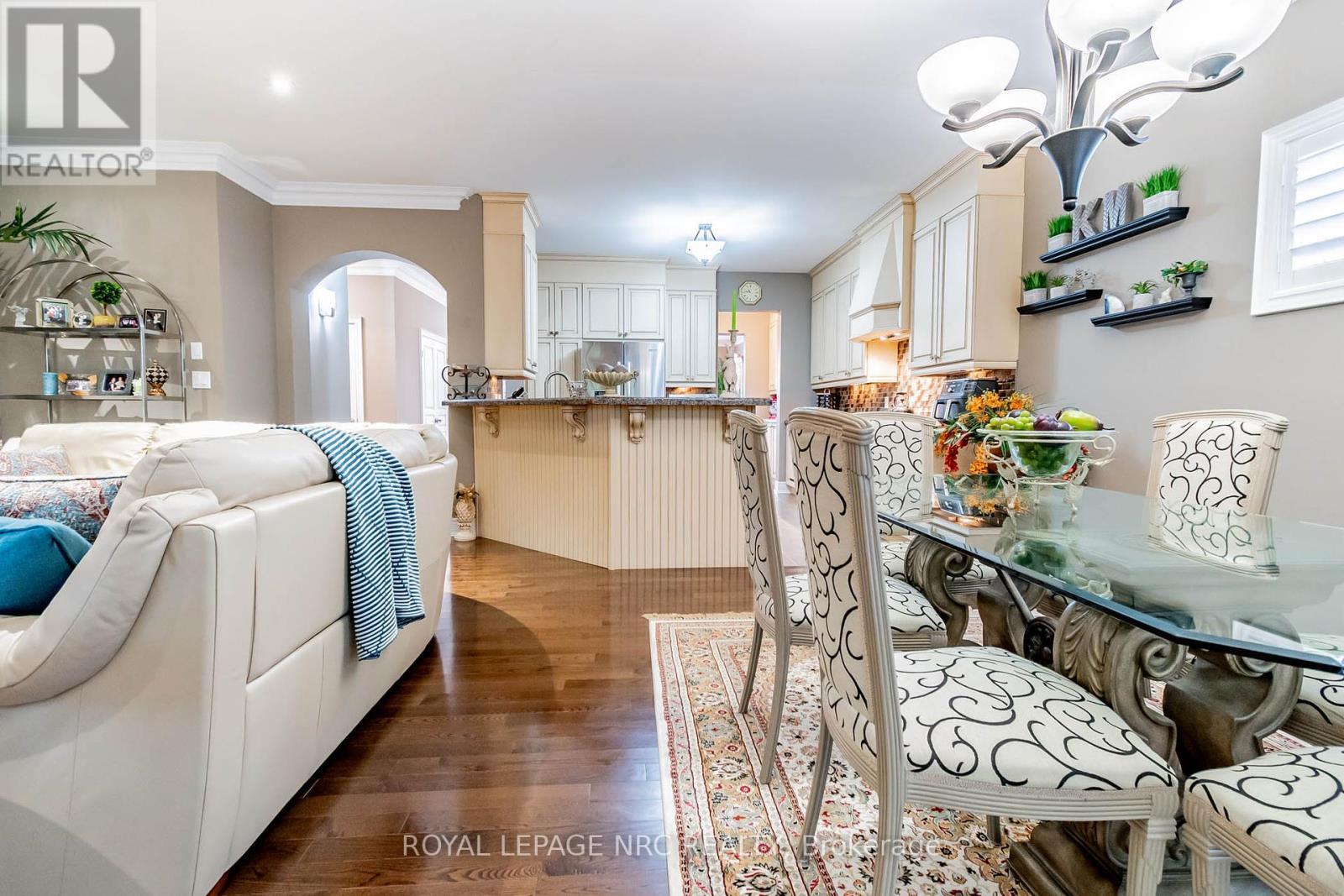 












43 CHERRY RIDGE BOULEVARD

,
Pelham,




Ontario
L0S1C0

