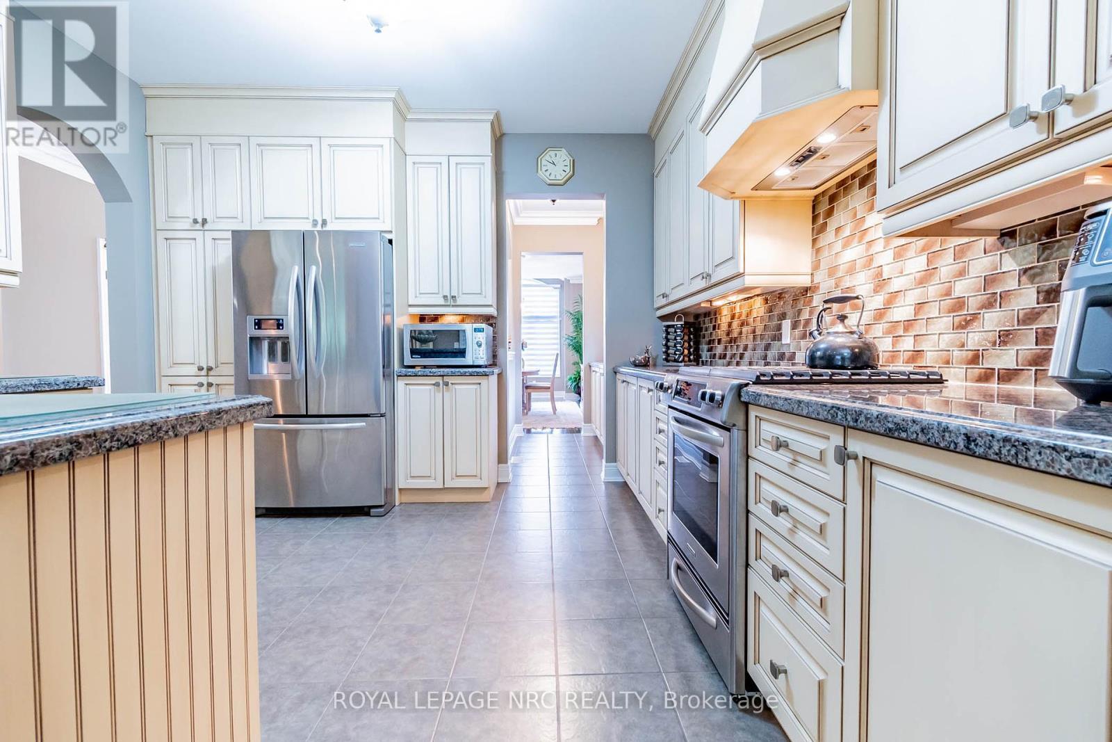 












43 CHERRY RIDGE BOULEVARD

,
Pelham,




Ontario
L0S1C0


