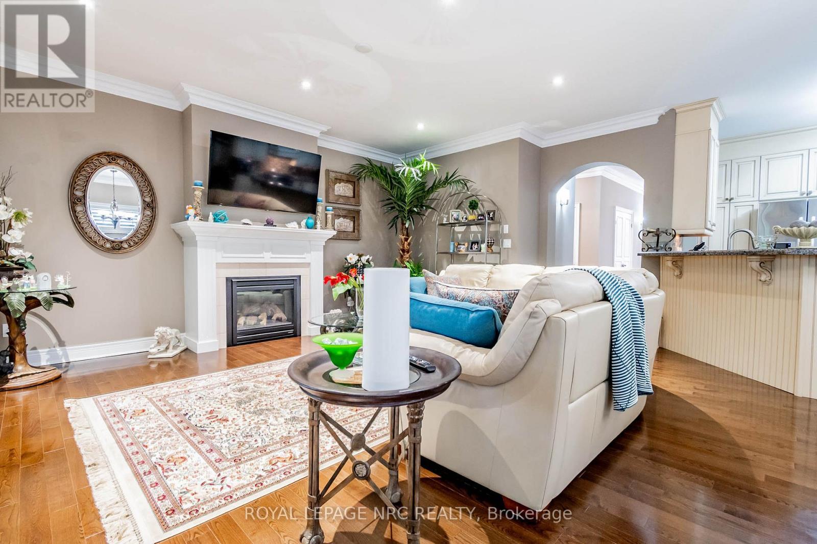 












43 CHERRY RIDGE BOULEVARD

,
Pelham,




Ontario
L0S1C0

