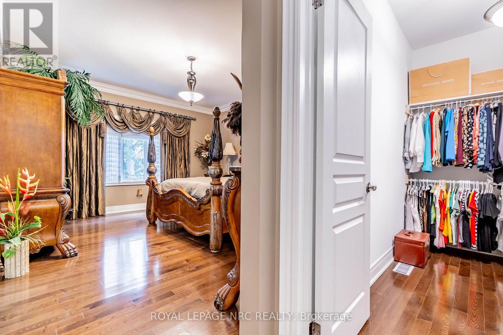












43 CHERRY RIDGE BOULEVARD

,
Pelham,




Ontario
L0S1C0

