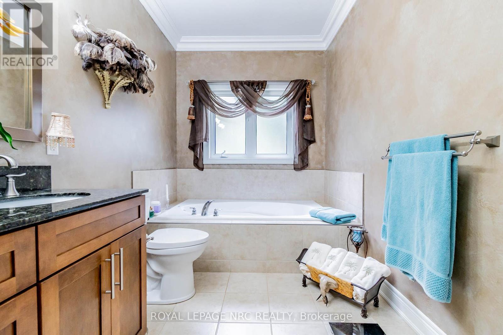 












43 CHERRY RIDGE BOULEVARD

,
Pelham,




Ontario
L0S1C0

